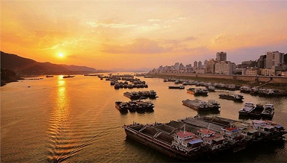 中共中央审议通过《长江经济带发展规划纲要》