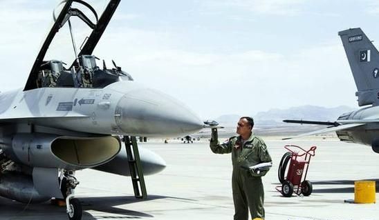 英媒称中国寻求在巴基斯坦一港口建海军基地-