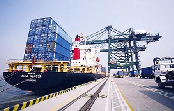 天津港最大国际集装箱班轮航线开通