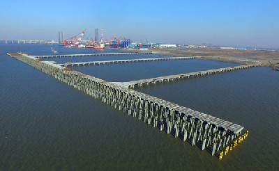南通港通海码头一期完成桩基工程