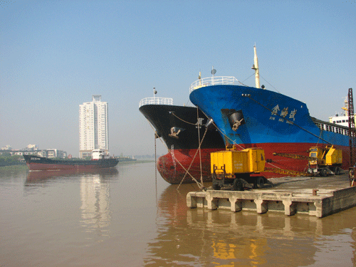 鳌江港1000吨级多用途码头投入使用