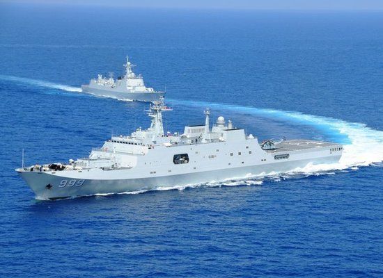 资料图:中国海军登陆舰编队赴南海军事演习.[nextpage]