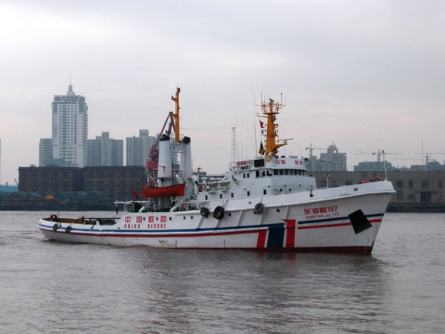 1472 最大航速(节) 14 拖力(千牛) 200 侧推(吨)   主机功率(kw) 970