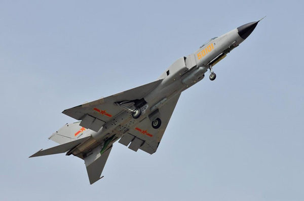 中国应对日本军机异常接近有新招 一架歼8全搞定