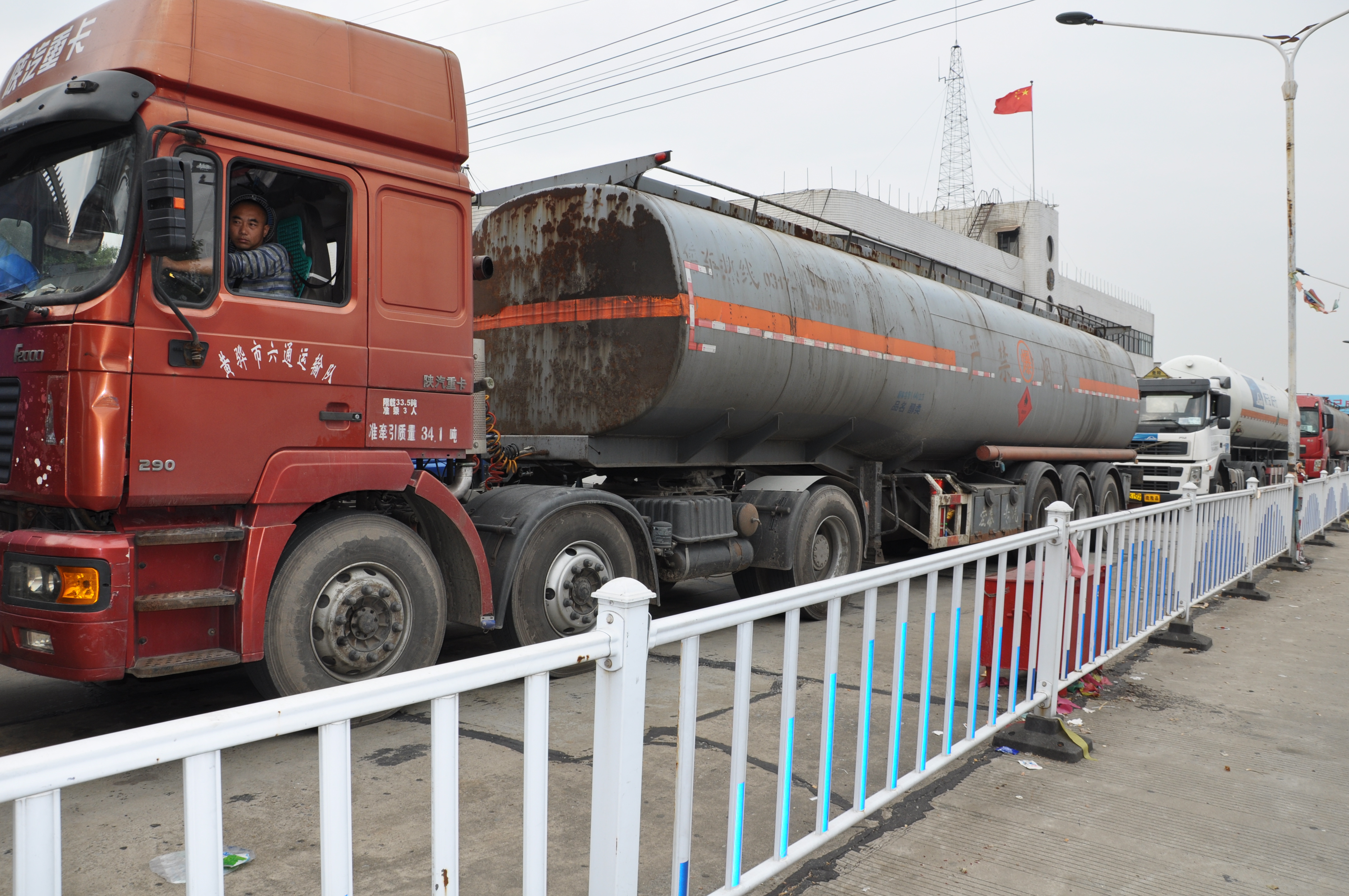 七圩汽渡圆满完成十一黄金周运输任务