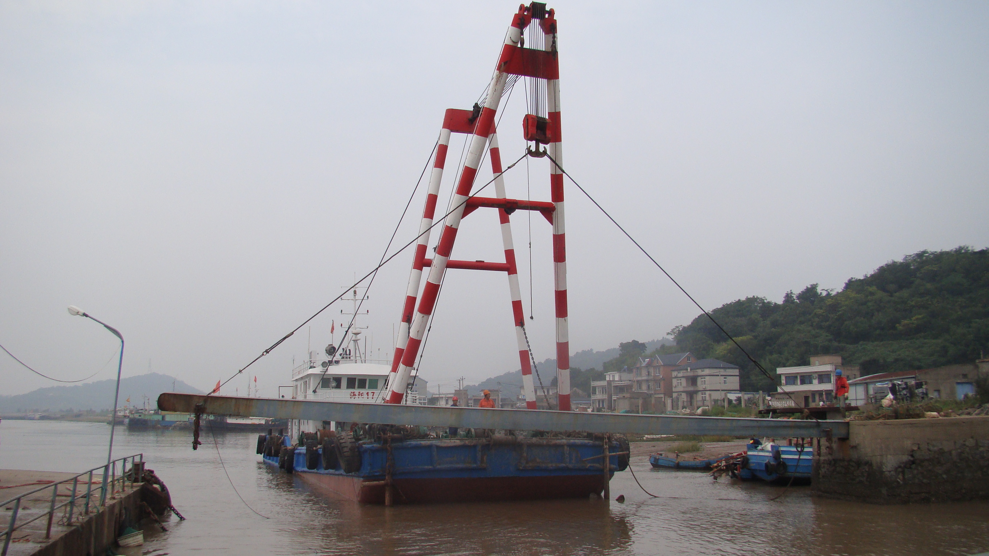 雷公山渔业码头拆除现场.柳企伦 摄